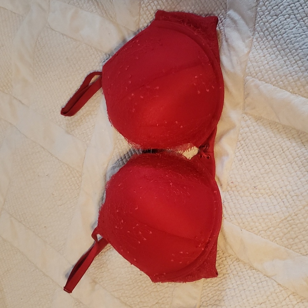 34C VS Bombshell